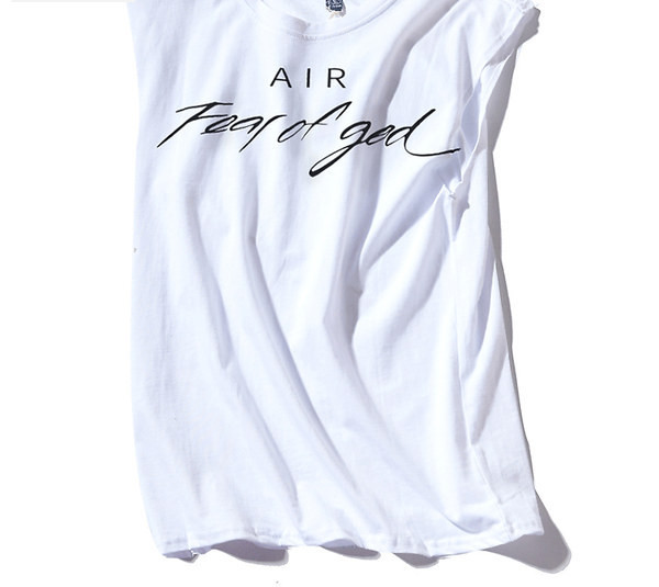 Ανδρικό φανελάκι κατάλληλο για σπορ με επιγραφή