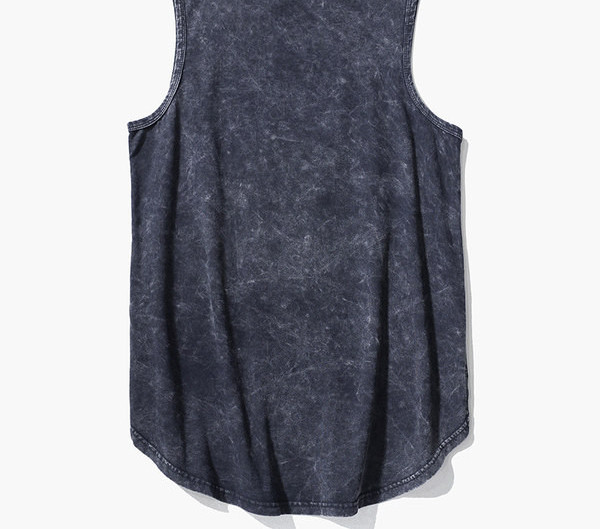 Széles modell ovális nyakkivágással és felirattal férfiaknak