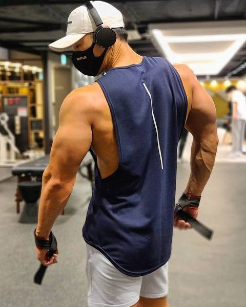 Νέο μοντέλο αθλητικό φανελάκι με στρογγυλή λαιμόκοψη - πολλά χρώματα