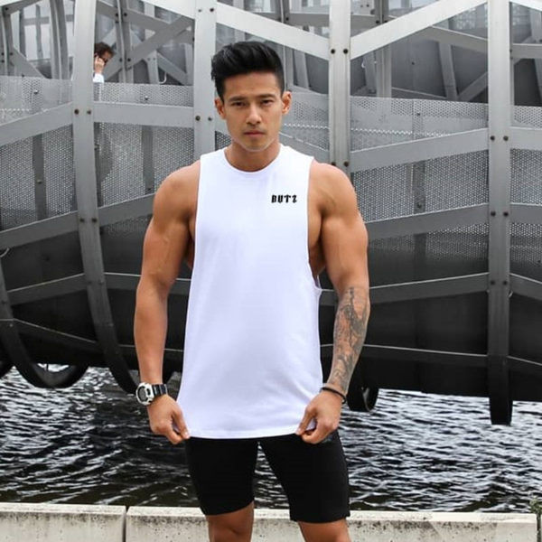 Muška majica bez rukava od brzosušeće tkanine s natpisom pogodna za sport