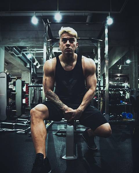 Muška sportska majica bez rukava s okruglim izrezom - više boja