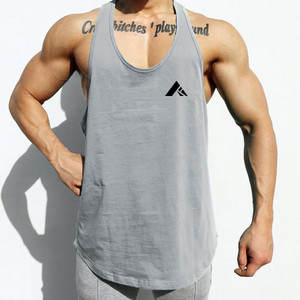 Φαρδύ ανδρικό φανελάκι με στάμπα για γυμναστική