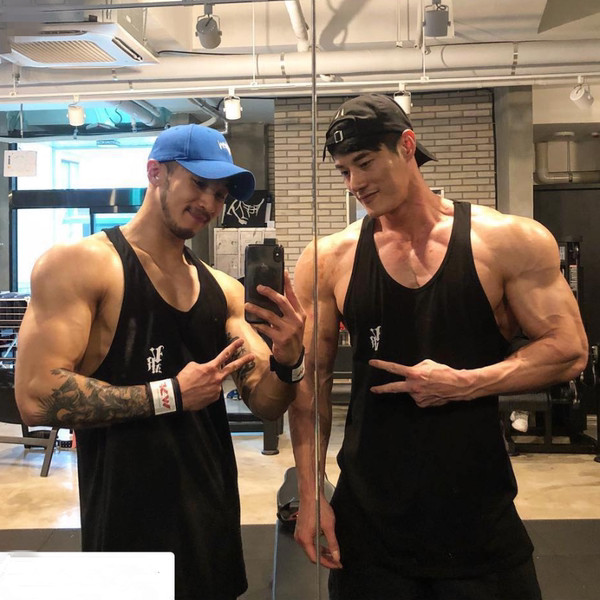 Φαρδύ φανελάκι για γυμναστική και τρέξιμο