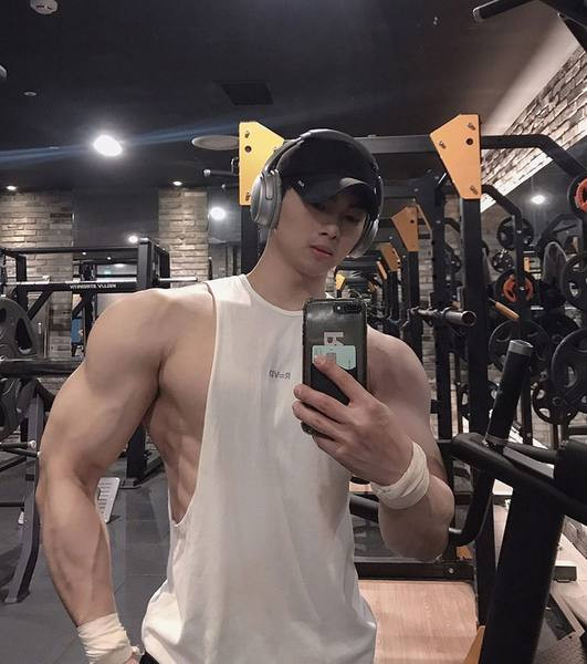 Ανδρικό φανελάκι σε μαύρο και άσπρο - διχρωμία