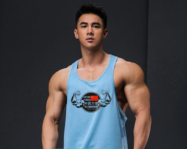 Férfi akasztófelső O-nyakkal és színes nyomattal