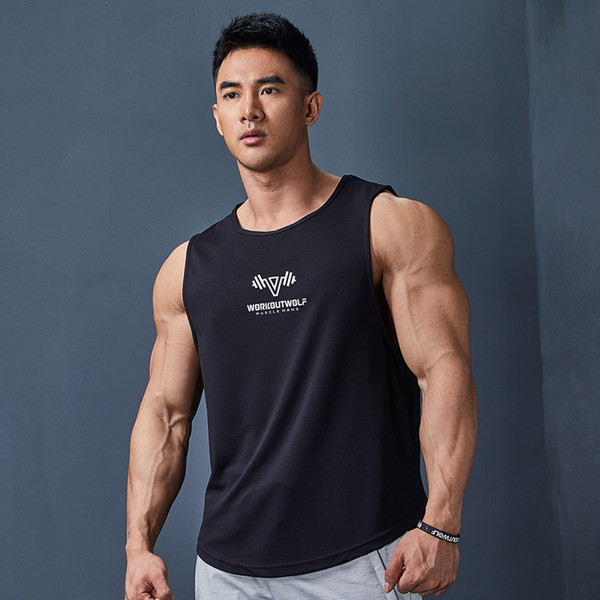 Légáteresztő anyagból készült, szabad férfi felső