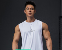 Αθλητικό ανδρικό φανελάκι με οβάλ λαιμόκοψη