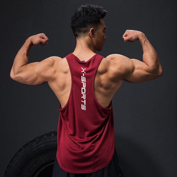 Sport férfi felső, rátéttel és kerek nyakkivágással