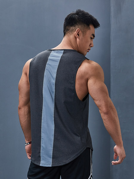 Νέο μοντέλο ανδρικού φανελάκι κατάλληλο για σπορ