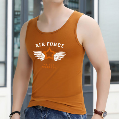 Ανδρικό εφαρμοστό φανελάκι με στάμπα και οβάλ λαιμόκοψη