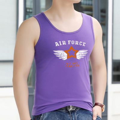 Ανδρικό εφαρμοστό φανελάκι με στάμπα και οβάλ λαιμόκοψη