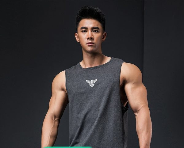 Sport tank top kivágott modell