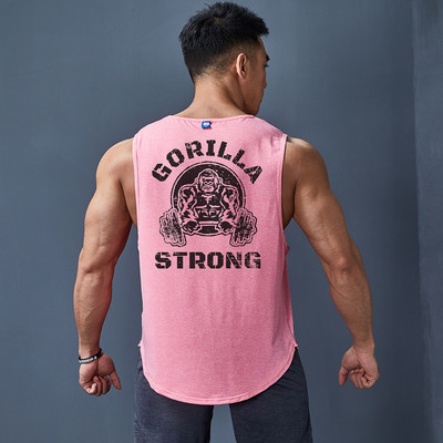 Sportimiseks sobiv meeste topp kirjadega