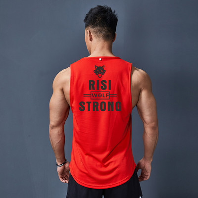 Εφαρμοσμένο ανδρικό φανελάκι κατάλληλο για σπορ με στάμπα