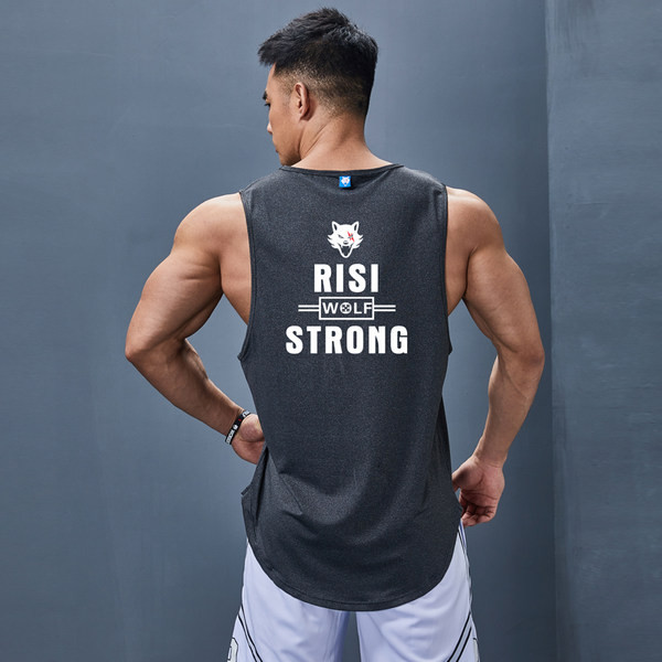 Εφαρμοσμένο ανδρικό φανελάκι κατάλληλο για σπορ με στάμπα