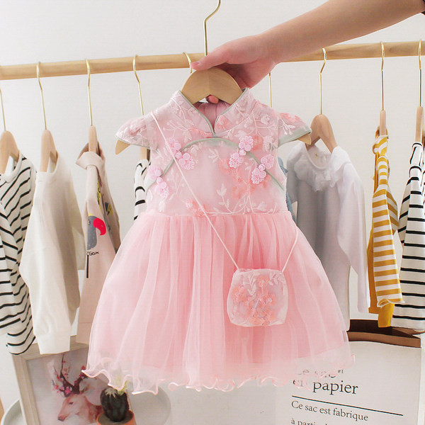 Gyerekruha lányoknak két modell rövid és hosszú ujjú hímzéssel