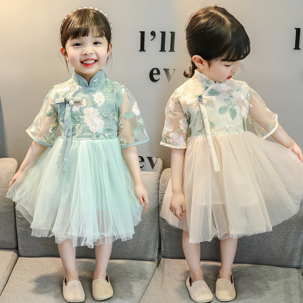 Modern, tüll és hímzéssel ellátott gyerekruha lányoknak