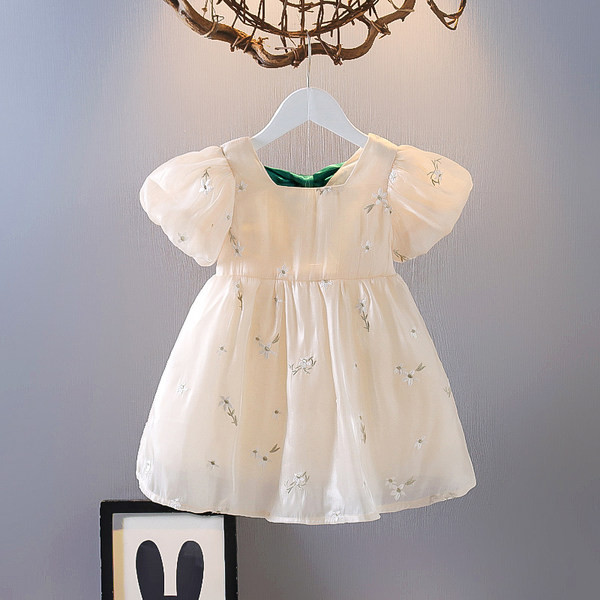 Dječja kratka haljina s trakom i cvjetnim uzorkom