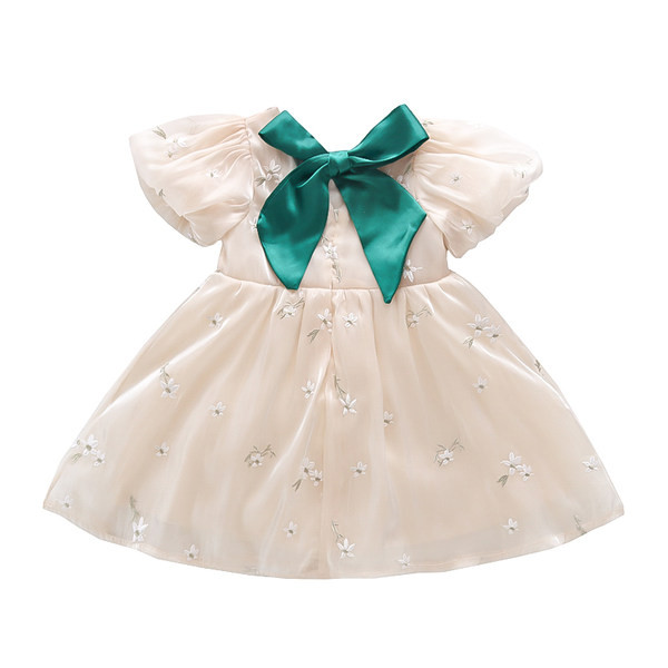 Dječja kratka haljina s trakom i cvjetnim uzorkom