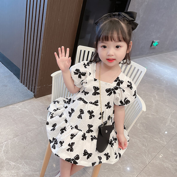 Modern, rövid ujjú gyerekruha lányoknak