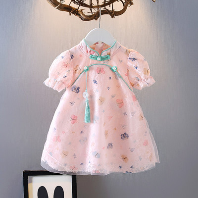 Lühikeste varrukatega pärlitega kaunistustega lastekleit