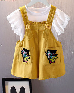 Gyerekruha sárga hímzéssel