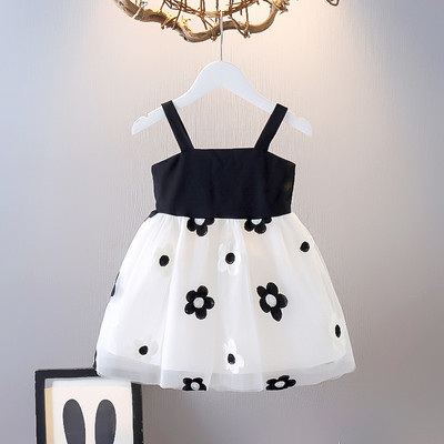 Nyári ruha tüll és vékony pántokkal