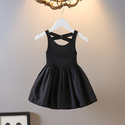 Seljas ristrihmadega suvekleit