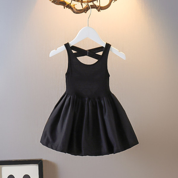 Seljas ristrihmadega suvekleit