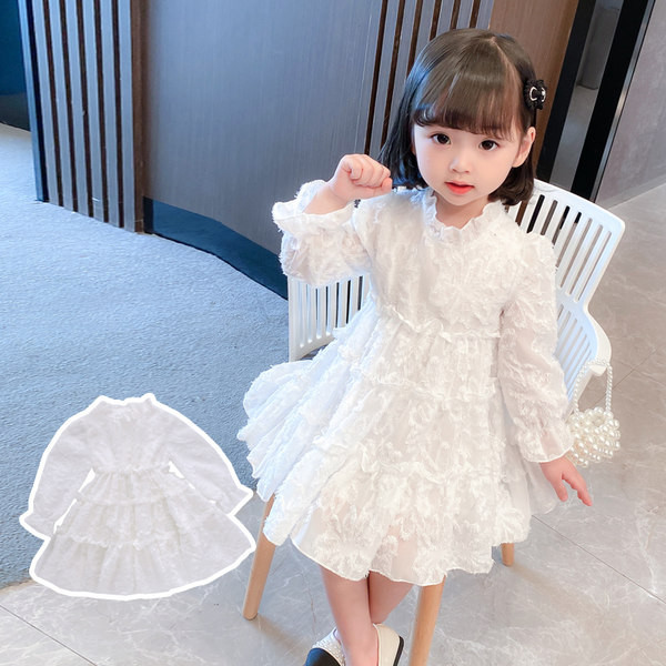 Kevadine valge kleit tüdrukutele - lõikega mudel