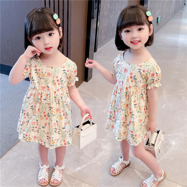 Rövid ujjú, virágmintás gyerekruha