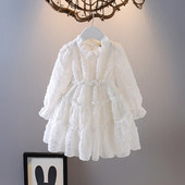 Pikkade varrukatega lastekleit