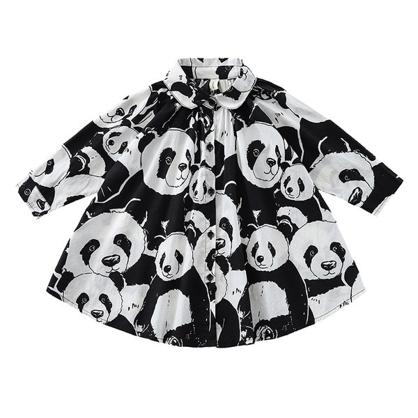 Gyermekszerep hosszú ujjal és gombokkal