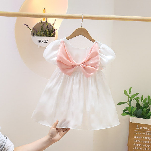 Nyári gyerekruha fehér színben, szalaggal