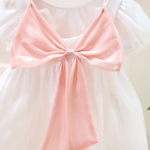 Nyári gyerekruha fehér színben, szalaggal