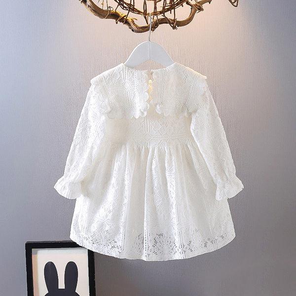 Valge pitsiga lastekleit