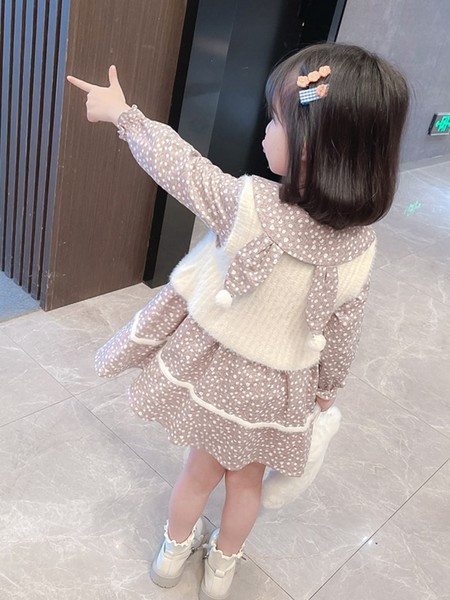 Moderna dječja haljina s dugim rukavima za djevojčice - nekoliko modela