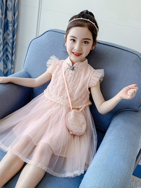 Mitmes värvitoonis laste hülgekleit ja kott