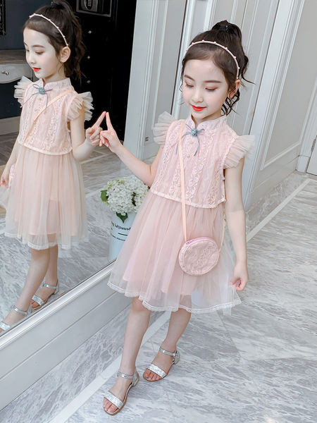 Mitmes värvitoonis laste hülgekleit ja kott