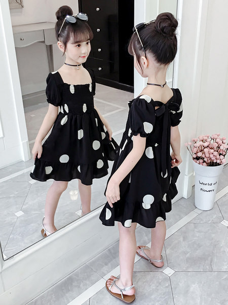 Uue mudeli täppidega lastekleit - valge ja must