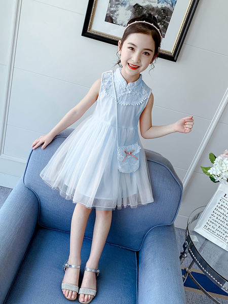 Moodne tülliga lastekleit