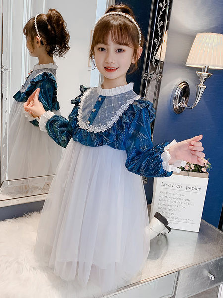 Pikkade varrukatega tikandiga ja tülliga lastekleit