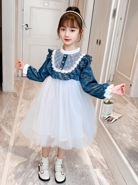 Pikkade varrukatega tikandiga ja tülliga lastekleit