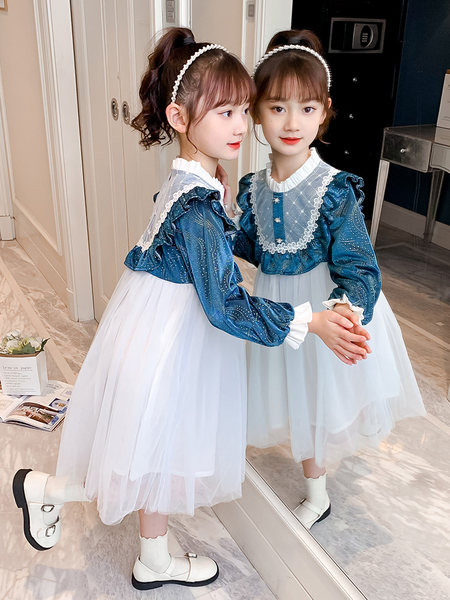 Pikkade varrukatega tikandiga ja tülliga lastekleit