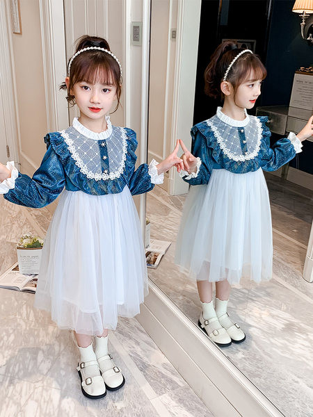 Pikkade varrukatega tikandiga ja tülliga lastekleit