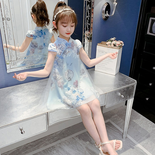 Καλοκαιρινό φόρεμα για κορίτσια με απλικέ χρώματος