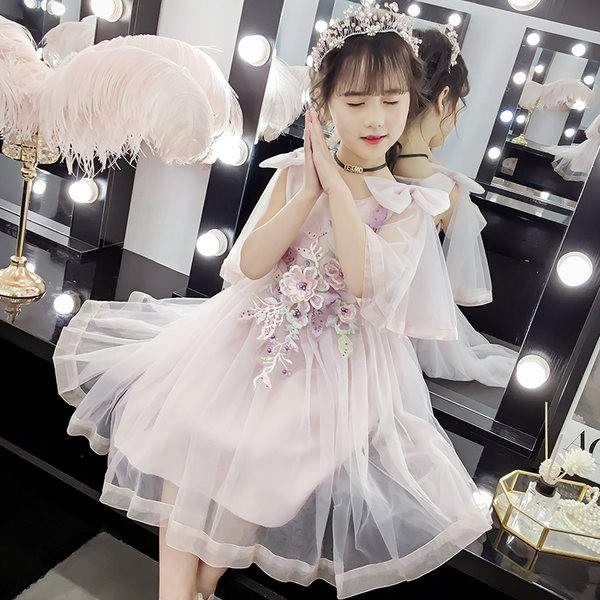 Moodne 3D elemendiga laste hülgekleit