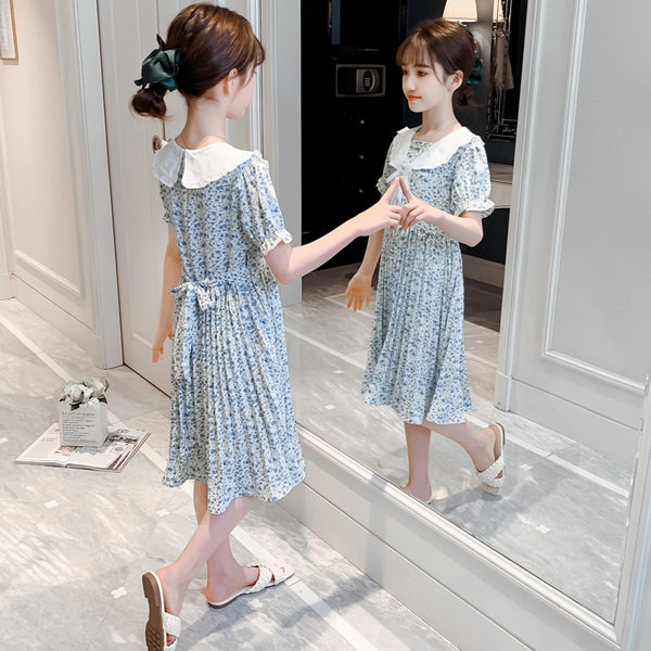 Lillemustri ja kraega väljalõigatud mudelkleit tüdrukutele