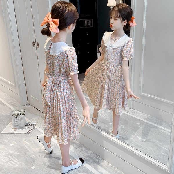 Lillemustri ja kraega väljalõigatud mudelkleit tüdrukutele