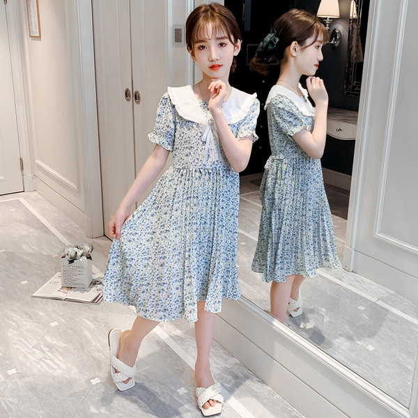 Lillemustri ja kraega väljalõigatud mudelkleit tüdrukutele